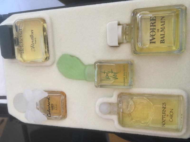 Miniatures Collection parfums de Paris 
5 mini parfums en excellent état dans boîte d’origine 
