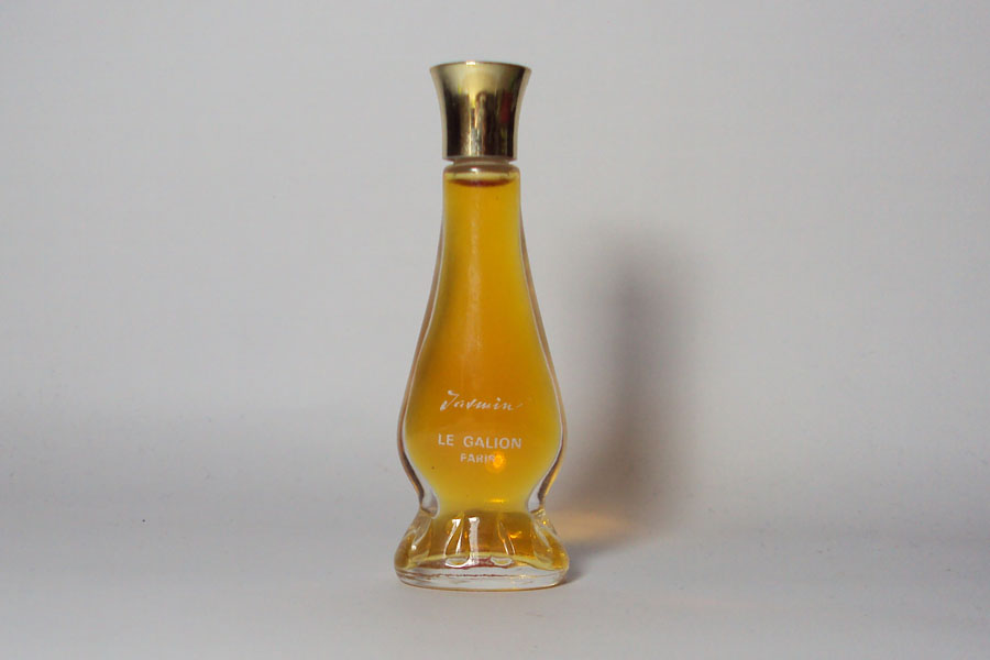 Jasmin type amphore bouchon doré non siglé Hauteur 8.3 cm  de Le Galion 