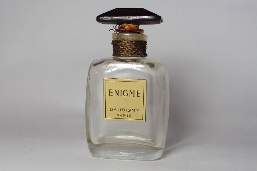 Enigme Bouchon en verre émeri ( à vérifier )  de Daubigny 