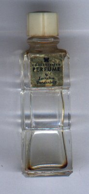 Concentrated Perfume vide Hauteur 5.9 cm etiquette legérement taché  de Vanderbilt Lucrecia 