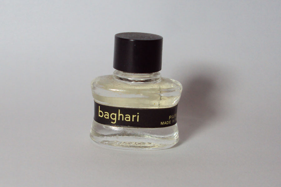 Baghari Bouchon bakelite 1/16 fl oz vide hauteur 2.7 cm de Piguet Robert 
