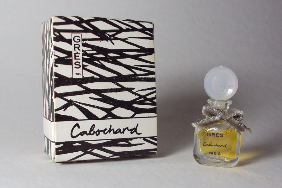 Cabochard Parfum  1/24 ème Fl oz noeud velours Gris hauteur 3.6 cm de Grès 