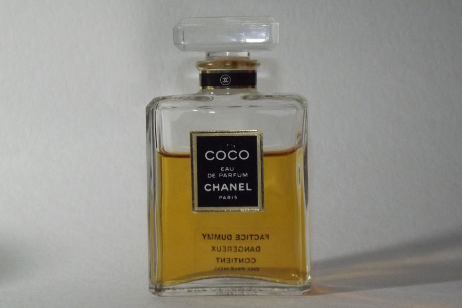 Coco Flacon de L'eau de parfum 50 ml Factice 3/4 Plein de Chanel 