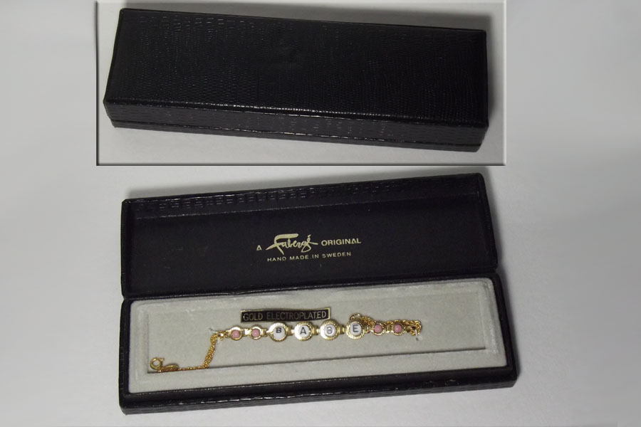 Babe Bracelet en métal doré et perle   de Fabergé 