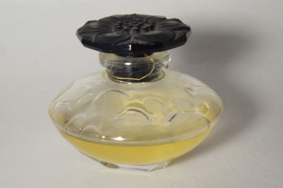 Fleur de Rocaille Haueur 5.6 cm, bouchon en verre émerisé ( ce n'est pas le parfum a l'intérieur ), de Caron 