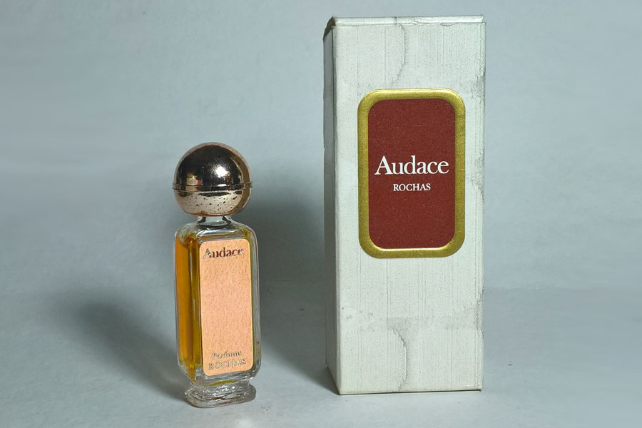 Audace Parfum Hauteur 5.8 cm étiquette en parfait état bouchon légèrement piqué de Rochas 