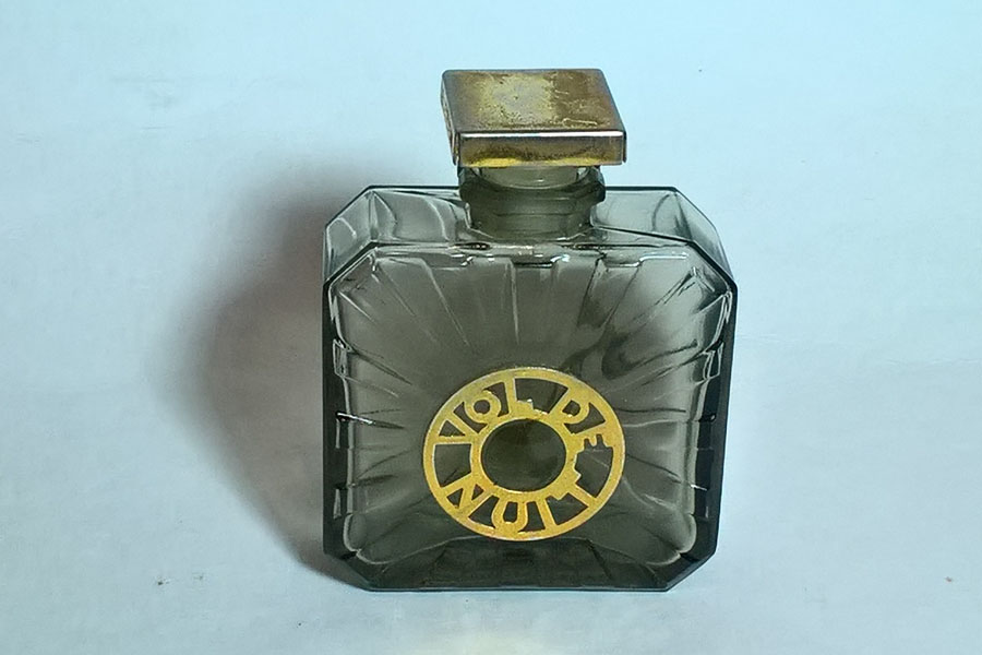 Vol de Nuit Flacon du parfum 30 ml vide étiquette plastique sous le flacon de Guerlain 