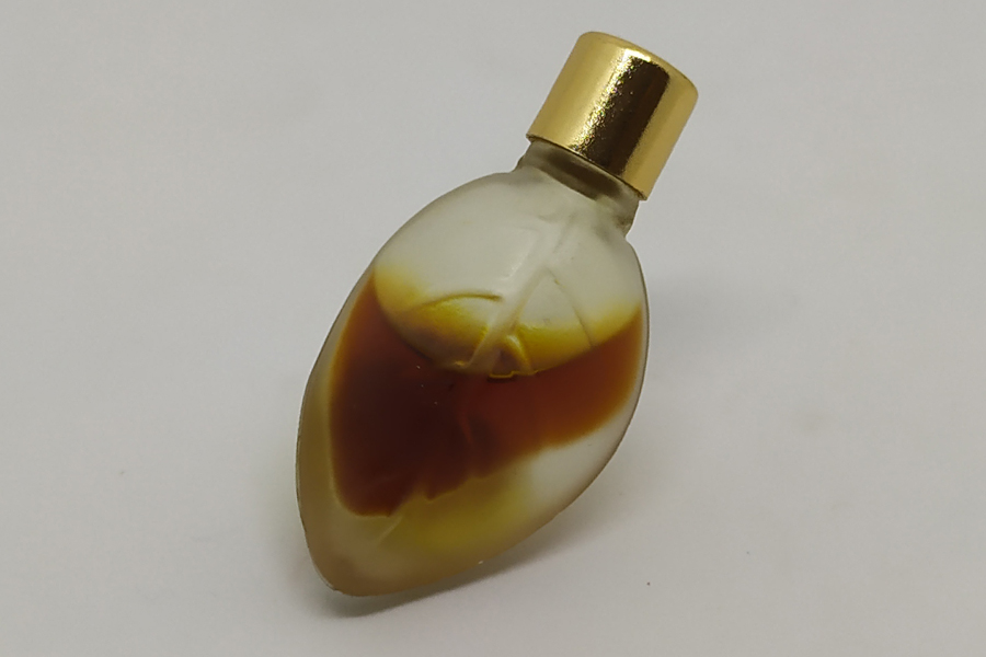 Fille D’Ève Parfum 1/2 plein bouchon métal doré de Ricci Nina 